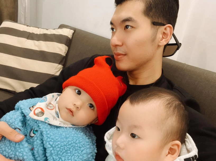 Trương nam thành lấy vợ đại gia hơn 15 tuổi giờ ở nhà chăm 2 con vợ đi làm - 6
