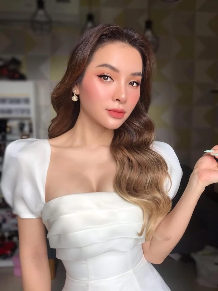 Bị nói bờ môi sưng phồng phương trinh jolie phản bác thế nào mà được khen - 2