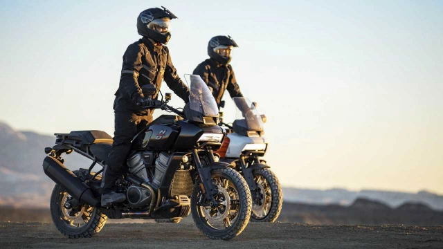 Bmw r1250gs và harley-davidson pan america trên bàn cân thông số - 5