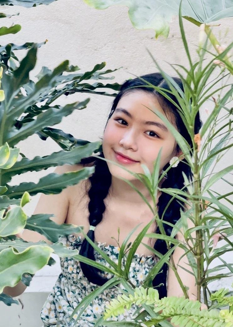 Con gái quyền linh diện áo ngắn khoe eo thon chân dài nhan sắc đẹp nhất tuổi thiếu nữ - 4