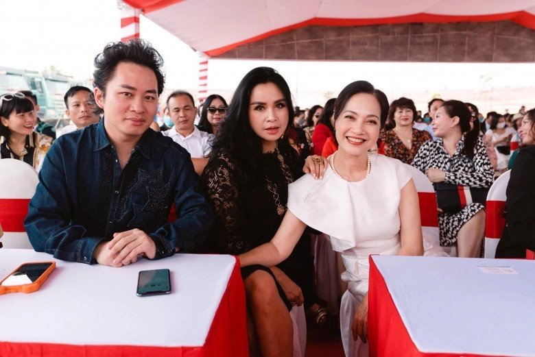 Diva thanh lam bị hoài nghi nhan sắc vì môi căng phồng mắt như nhấn mí - 2
