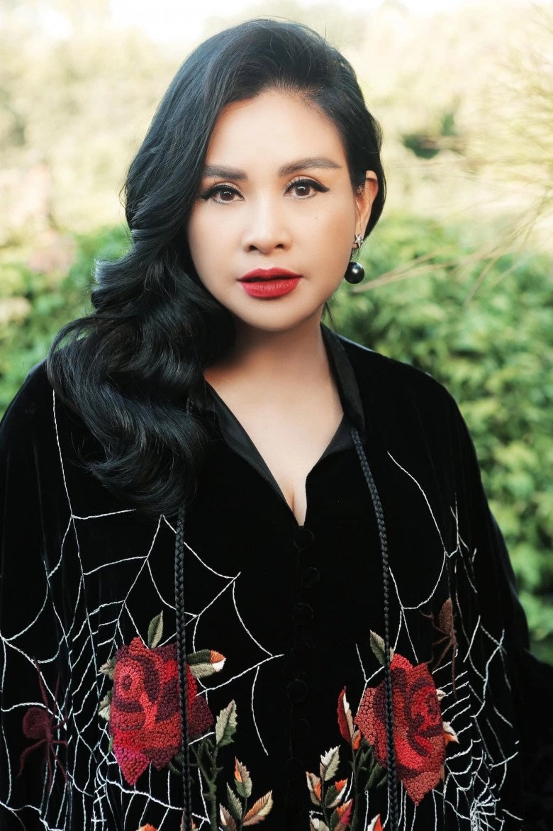 Diva thanh lam bị hoài nghi nhan sắc vì môi căng phồng mắt như nhấn mí - 6