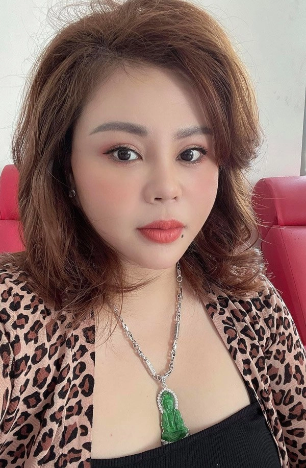Không hổ danh nữ hoàng dao kéo lê giang mới sửa sau 4 ngày đã rạng ngời đi quay phim - 7