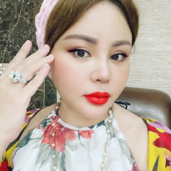 Không hổ danh nữ hoàng dao kéo lê giang mới sửa sau 4 ngày đã rạng ngời đi quay phim - 8