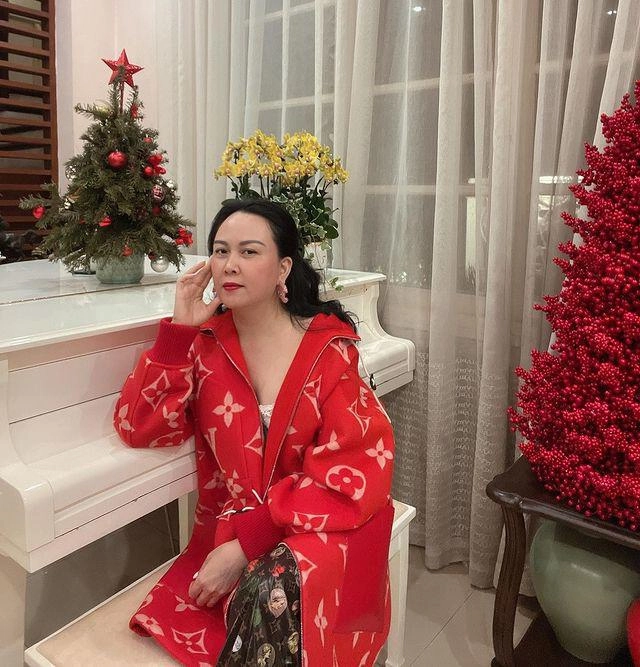 Lâu chưa thấy phượng chanel phối hàng hiệu chiếc áo khoác 130 triệu có ghi điểm - 6
