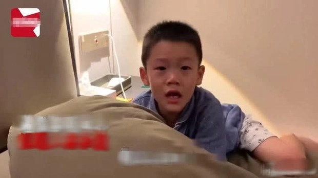 Nhìn thấy cảnh bố mẹ tắm chung con trai đòi tắm cùng câu trả lời của mẹ quá hay - 3