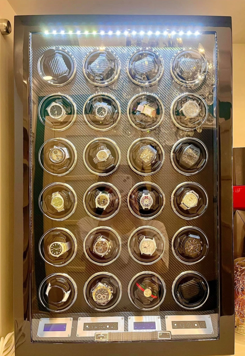 Nữ đại gia quận 7 sắm đồng hồ triệu đô đeo cho đẹp vài tháng sau chốt lời 3 tỷ - 9