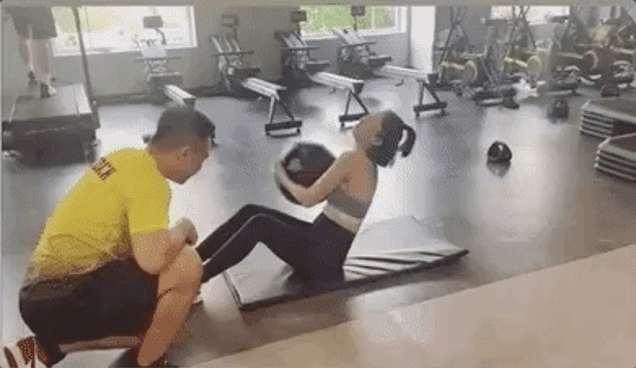 Tóc tiên lại lăng xê mốt áo 10cm hút sóng tuyệt đối với thân hình đả nữ - 11