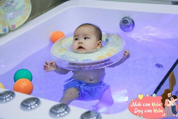 Trẻ thường véo tai là bệnh gì 5 nguyên nhân này mẹ cần phải biết - 7
