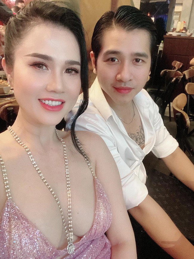 U40 làm mẹ bỉm 2 con chị gái ngọc trinh tiêu 500 triệutháng vóc dáng nóng bỏng chẳng kém em - 13