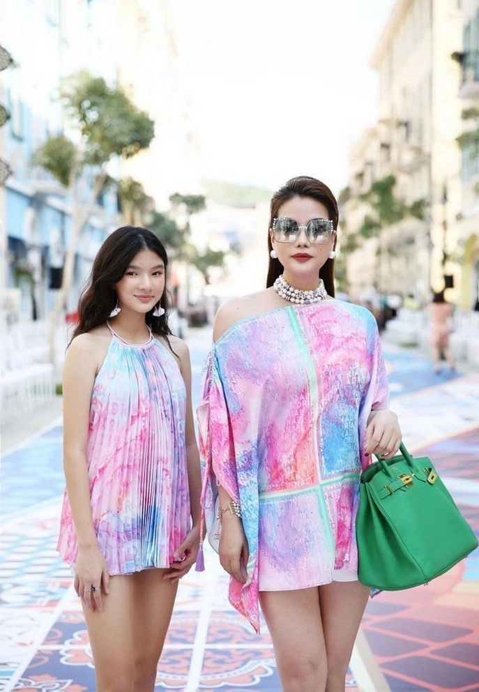 2 tháng mắc kẹt ở mỹ con gái trương ngọc ánh ngày một sành điệu thần thái chuẩn tây - 10