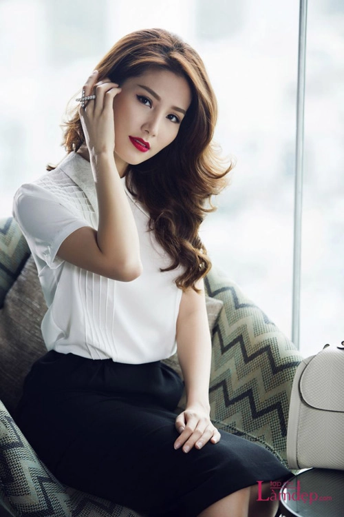 3 mỹ nữ việt sở hữu gương mặt nhừ so với tuổi - 11
