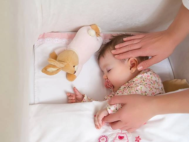 Bé gái 8 tháng tuổi mắc bệnh người lớn nguyên nhân do bà ngoại mà ra - 4