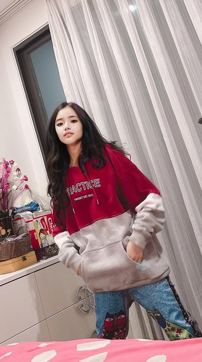 Con gái ít biết của bằng kiều sành điệu không đợi tuổi đi niềng răng cũng xách túi nghìn đô - 10
