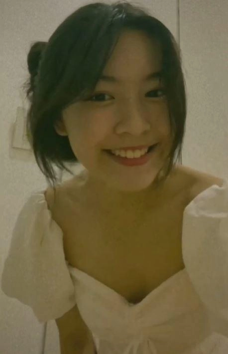 Con gai moi lon lam đieu bang son phan dien vay goi cam quyen linh khong can thiep - 9