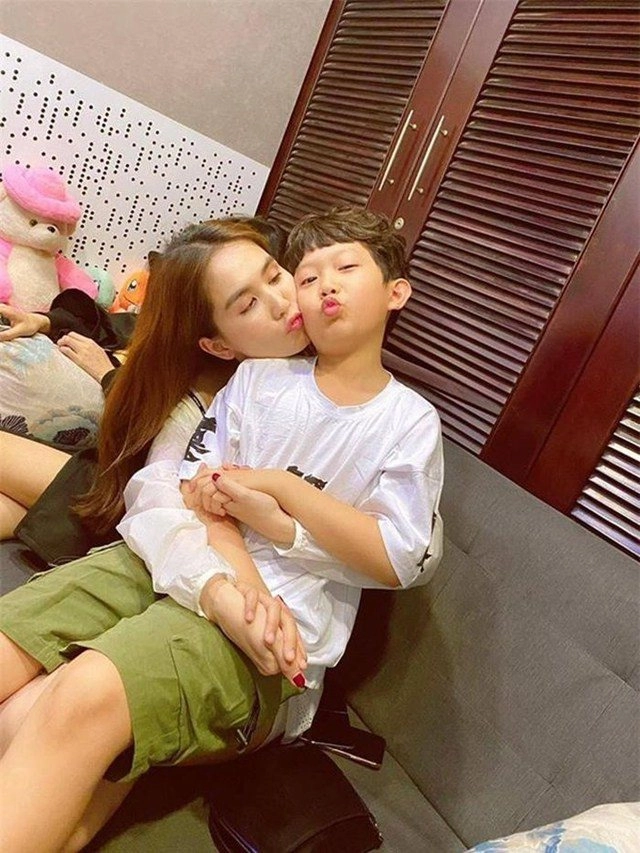 Con trai ngọc trinh vũ khắc tiệp hàng hiệu phủ kín người được cưng chiều như thiếu gia - 3