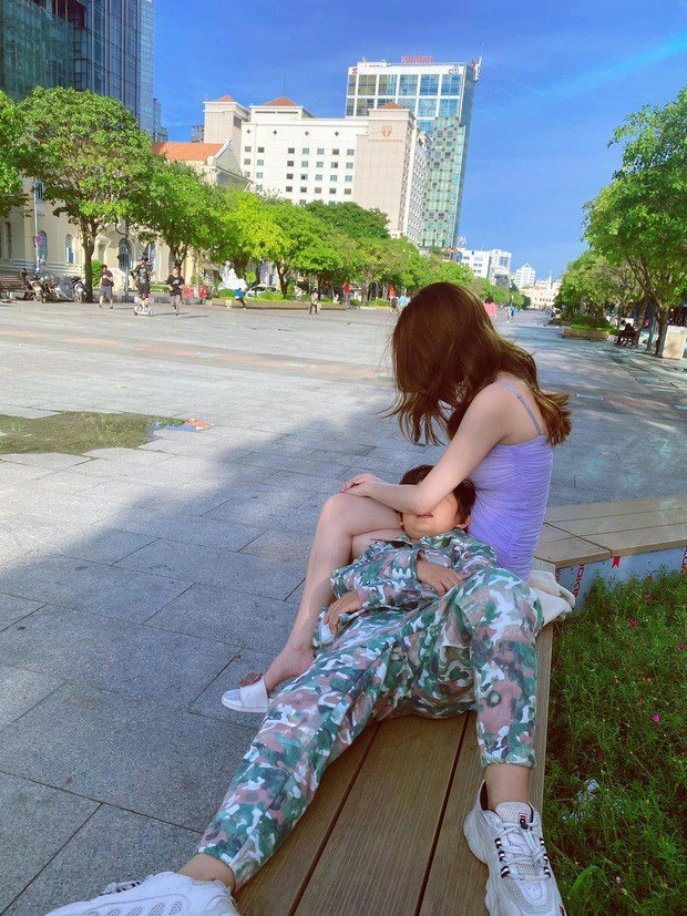 Con trai ngọc trinh vũ khắc tiệp hàng hiệu phủ kín người được cưng chiều như thiếu gia - 4