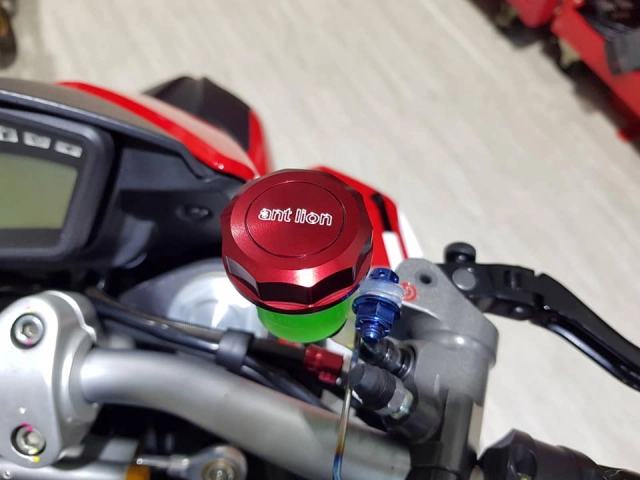 Ducati hypermotard 939 độ mặn mòi với dàn option cao cấp - 4