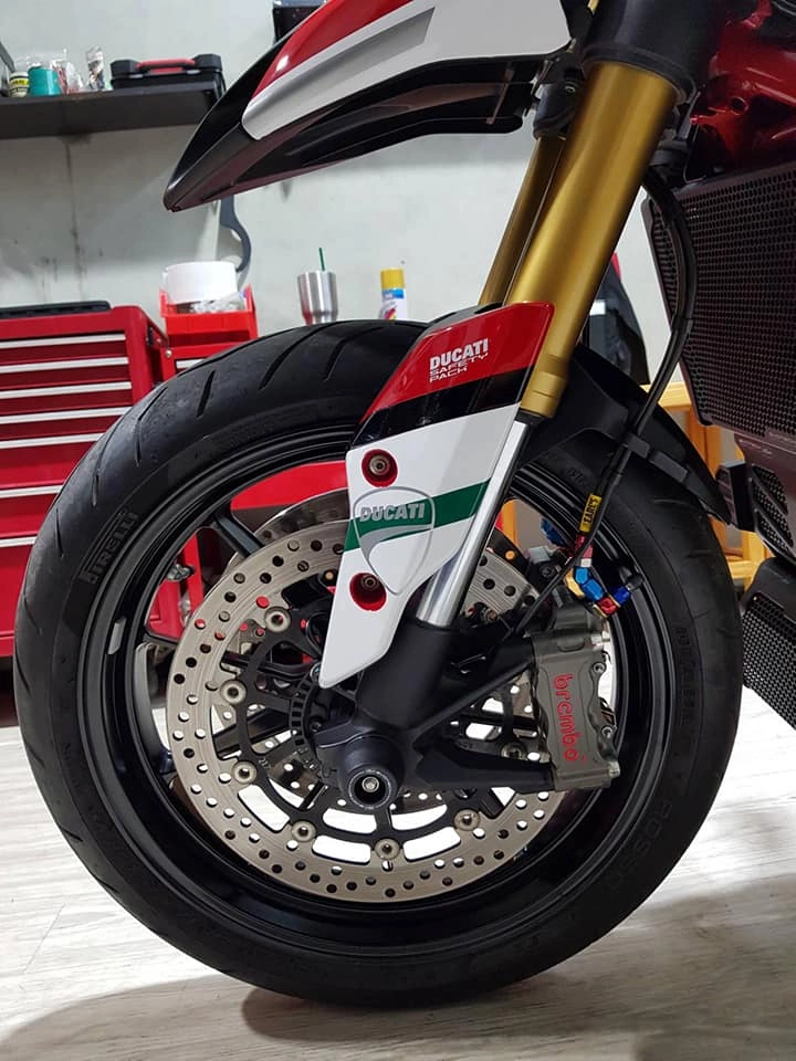 Ducati hypermotard 939 độ mặn mòi với dàn option cao cấp - 9