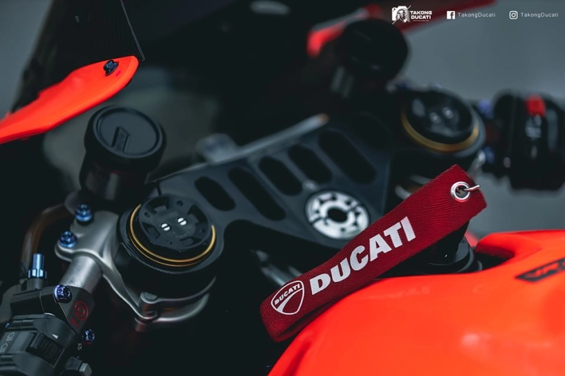 Ducati panigale 899 hiện diện đầy mê hoặc với phong cách mới - 5