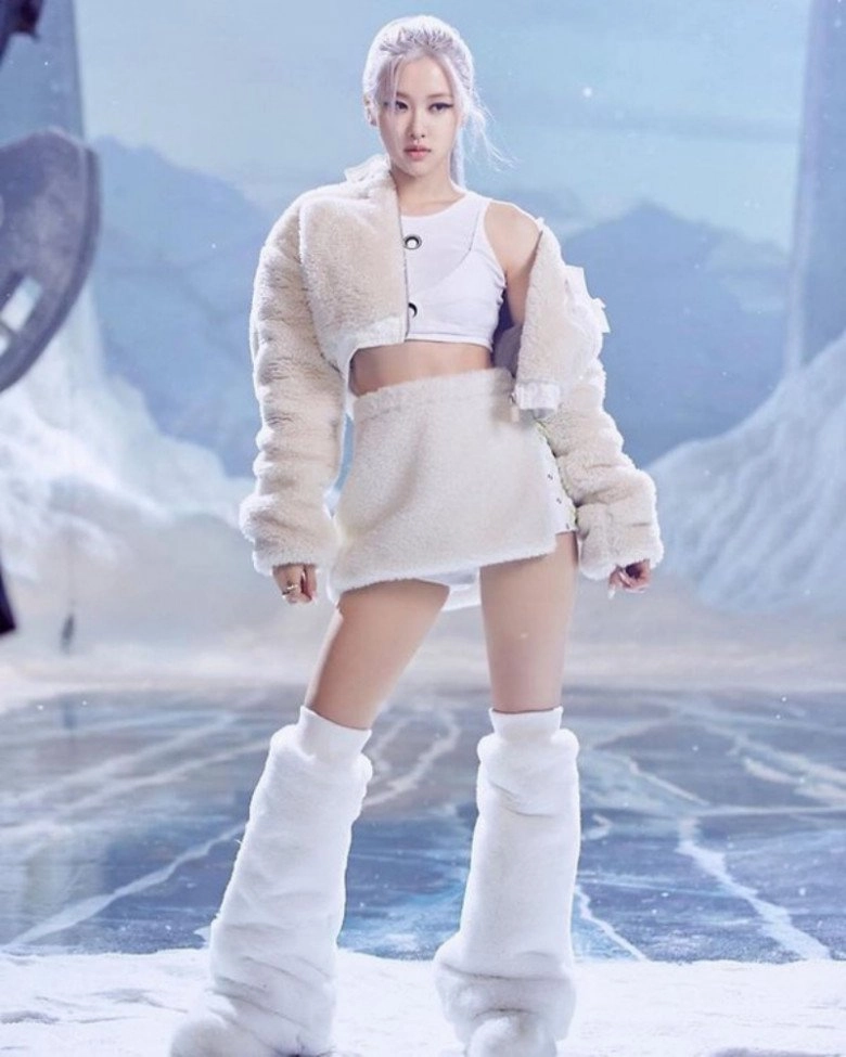 Hồ ngọc hà đi boots độc lạ như rose blackpink nhưng bốc lửa như kendall jenner - 3
