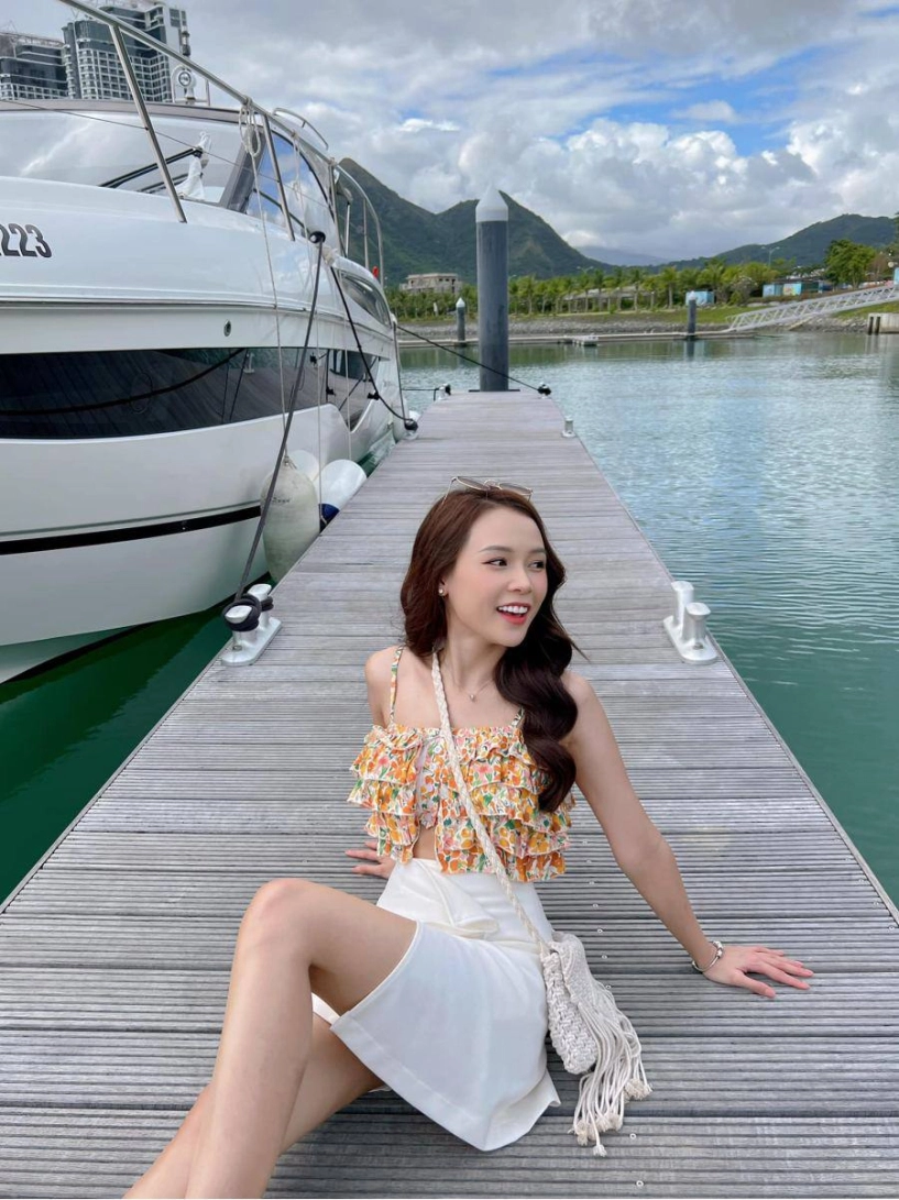 Hotgirl có tài sản 50 tỷ kêu cứu vì bị lột da chị em đi biển nên cẩn thận - 4