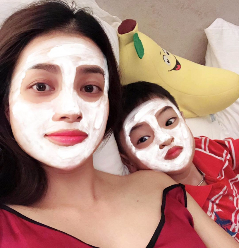 Ít người biết trước khi có 2 con ở mỹ phạm hương từng nuôi 1 cậu bé ở việt nam - 12