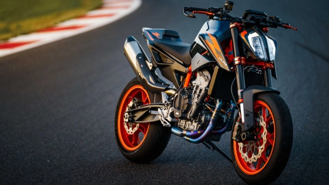 Ktm duke 890 r 2022 trình làng với khẩu hiệu the super scalpel - 1