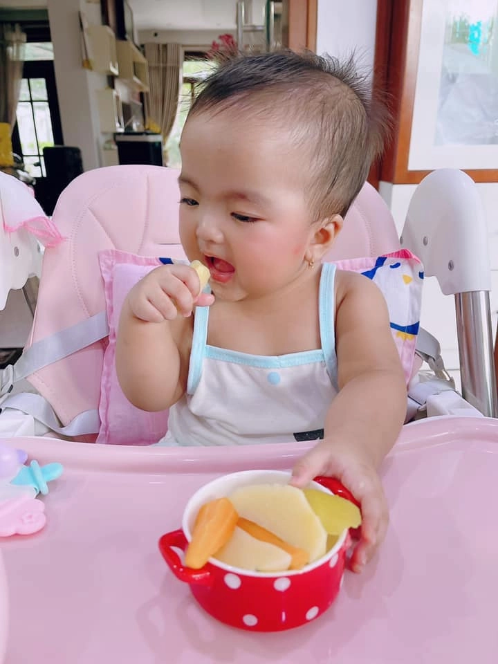 Làm chủ chuỗi cửa hàng bún đậu mắm tôm mạc văn khoa kén rể sớm cho con gái 8 tháng - 2