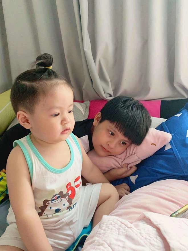 Lần đầu gặp con thanh thúy hốt hoảng sao nó xấu dữ vậy đứa trẻ giờ điển trai y bố - 13