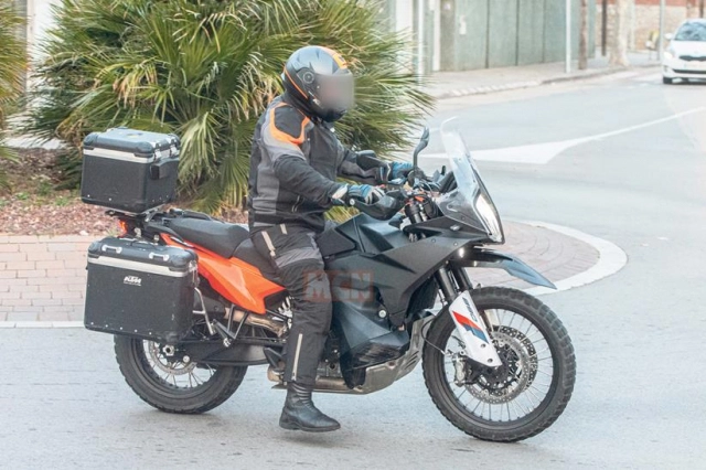 Lộ diện 2 phiên bản ktm 890 adventure hoàn toàn mới đang thử nghiệm - 2