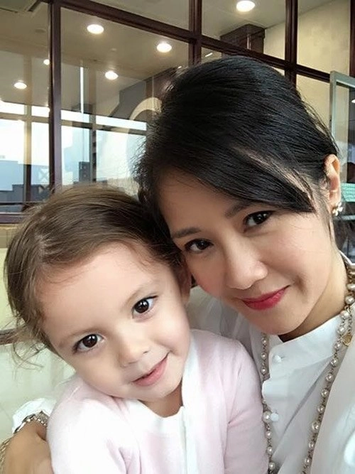 Nhìn không ra con gái lai tây của hồng nhung ở mỹ lớn phổng phao như thiếu nữ - 8
