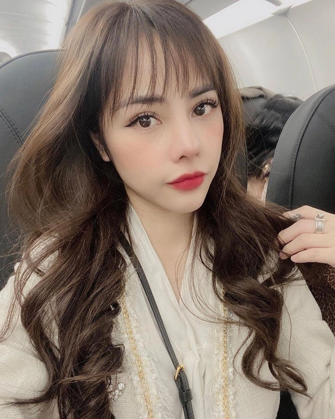 Nữ mc xinh nhất nhì vtv làm mẹ đơn thân gợi cảm được trai tân kém 6 tuổi mê đắm - 1