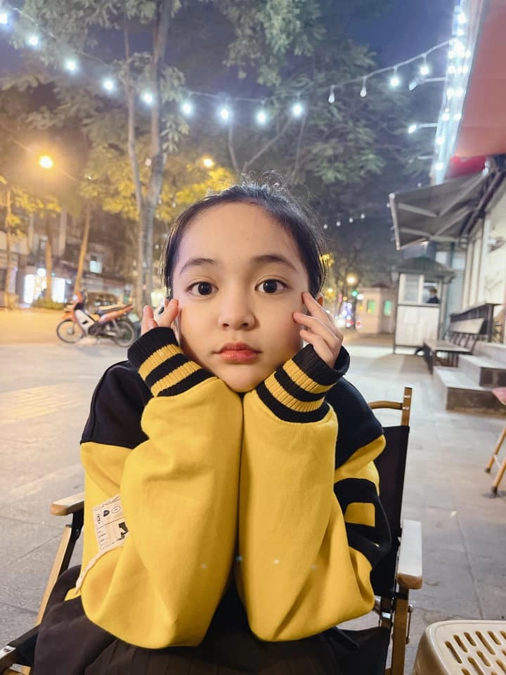 Vân trang thương ngày nắng về là mẫu nhí xinh như búp bê thần thái ngày càng thăng hạng - 3
