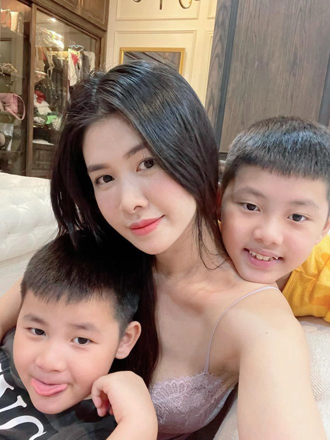 Xưa thuê nhà 3 triệu đồngtháng fangirl sinh 2 con được nam ca sĩ tặng nhà 10 tỷ - 13