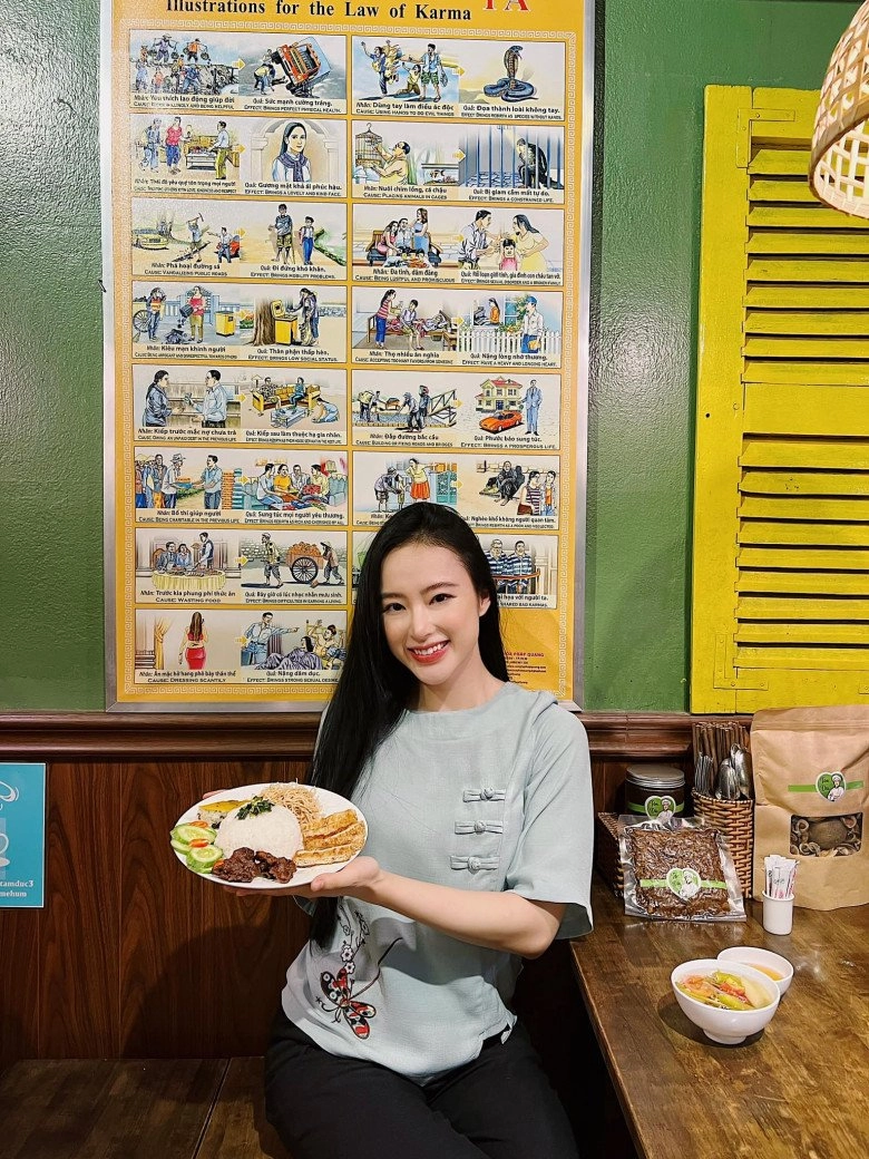 Angela phương trinh lại tạo dáng khoe mông 1 mét bộ phận bóng nhẫy mồ hôi chiếm sóng - 7