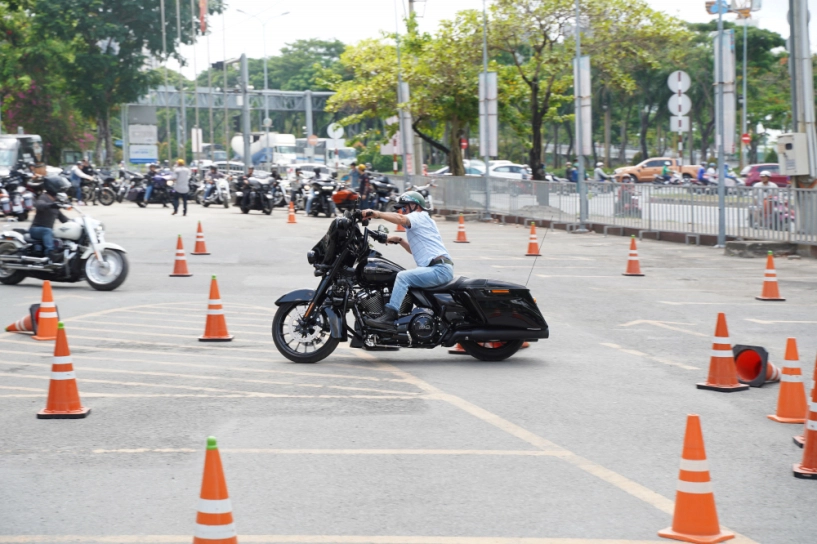 Anh em chơi xe harley-davidson hội tụ đông đảo trong ngày tập huấn kỹ năng lái xe an toàn - 12