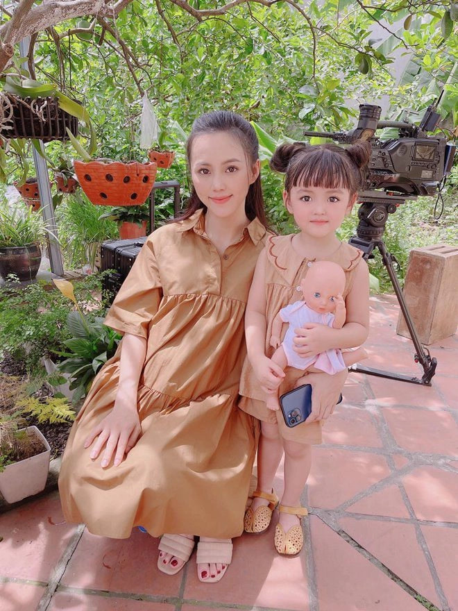 Bao năm chỉ có 1 con trai trương quỳnh anh bất ngờ công khai con gái em bé quá quen - 3