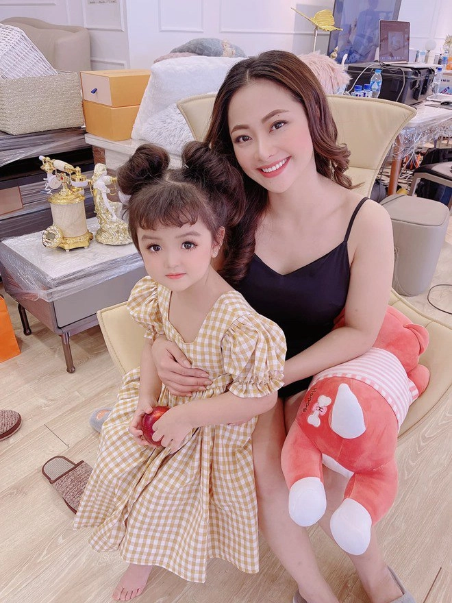 Bao năm chỉ có 1 con trai trương quỳnh anh bất ngờ công khai con gái em bé quá quen - 7