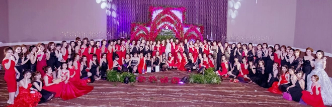 Bích phương idol rủ erik tới chúc mừng huyền cò - cô chủ mỹ phẩm đẹp như hotgirl - 10