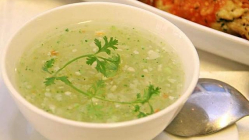 Cách nấu cháo tôm bí xanh phô mai cho bé ăn dặm siêu hấp dẫn - 1