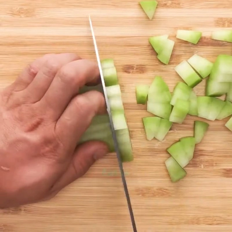 Cách nấu cháo tôm bí xanh phô mai cho bé ăn dặm siêu hấp dẫn - 6