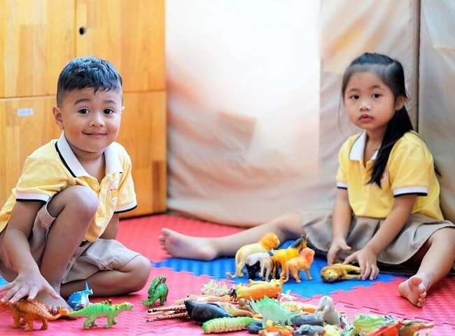 Cô giáo có thâm niên lâu năm trẻ đi học không khóc thường được dạy bởi 4 người mẹ này - 4