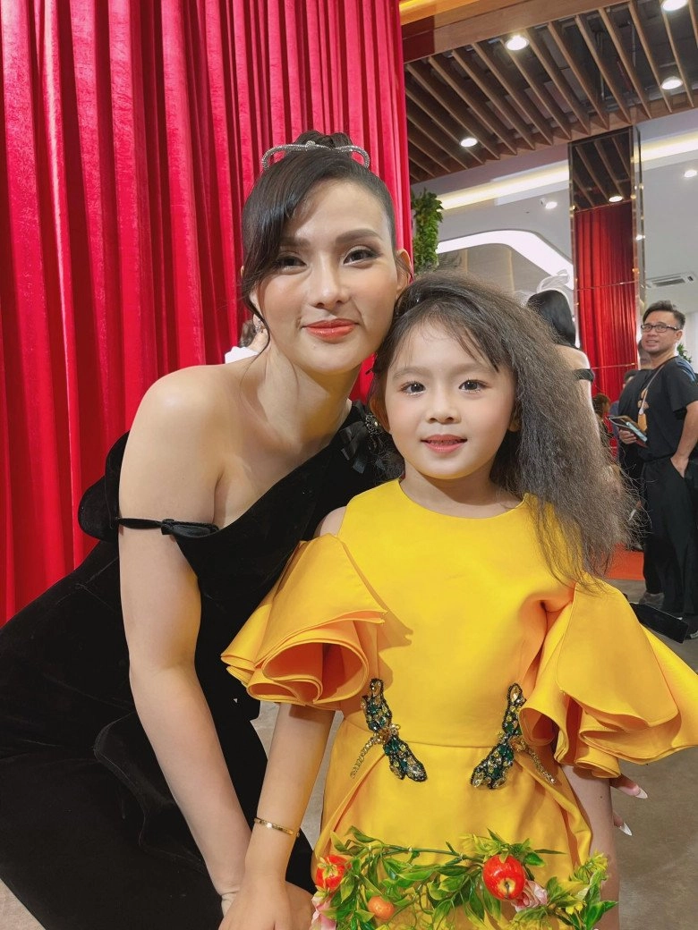 con gái trương thế vinh là á quân the face kid 2019 được trấn thành khen thông minh - 8