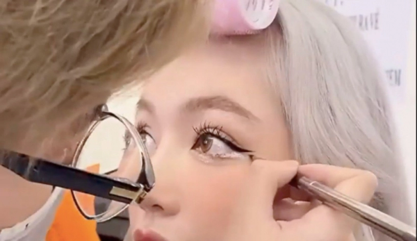 Đu trend make-up tiktok mắt mệt mỏi mỹ nhân việt khác lạ nhận không ra - 12