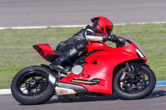 Ducati panigale v2 2020 sẽ ra mắt tại malaysia với giá dưới 680 triệu vnd - 4