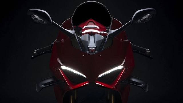 Ducati panigale v4 2022 trình làng diện mạo mới với nhiều tùy chọn mạnh mẽ hơn - 1