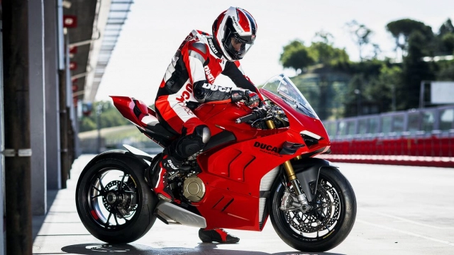 Ducati panigale v4 2022 trình làng diện mạo mới với nhiều tùy chọn mạnh mẽ hơn - 2