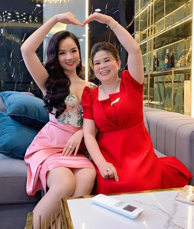 Hotgirl bóng đá vtv đi làm hớp hồn giám đốc sinh con xong ở nhà 40 tỷ - 7