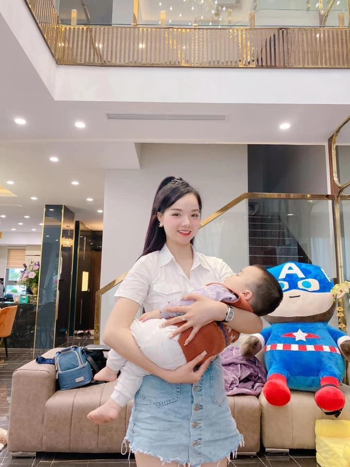 Hotgirl bóng đá vtv đi làm hớp hồn giám đốc sinh con xong ở nhà 40 tỷ - 8